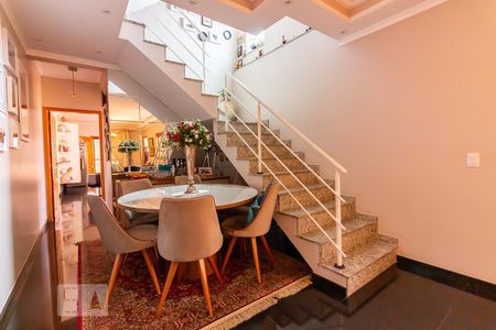 Casa à venda com 300m², 4 quartos e 4 vagasSala