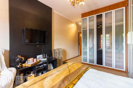 Casa à venda com 300m², 4 quartos e 4 vagasSuíte 2