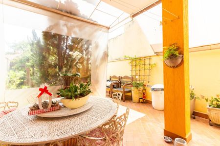 Casa à venda com 300m², 4 quartos e 4 vagasÁrea de Serviço 