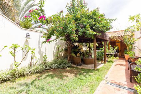 Casa à venda com 300m², 4 quartos e 4 vagasQuintal