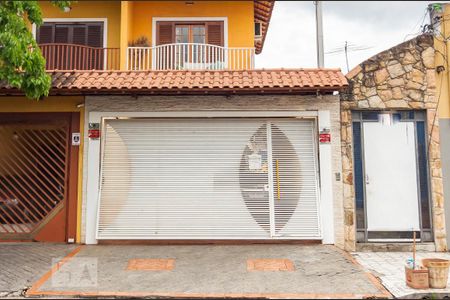 Casa à venda com 300m², 4 quartos e 4 vagasFachada