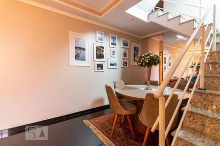 Casa à venda com 300m², 4 quartos e 4 vagasSala