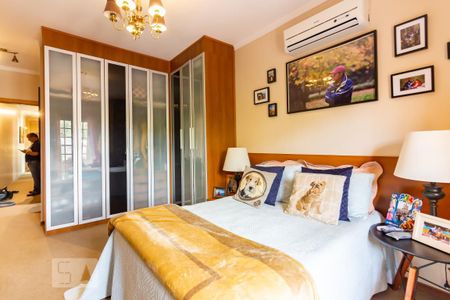 Casa à venda com 300m², 4 quartos e 4 vagasSuíte 2