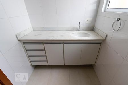 Apartamento para alugar com 70m², 3 quartos e 1 vaga Apartamento para alugar com 70m², 3 quartos e 1 vagaBanheiro