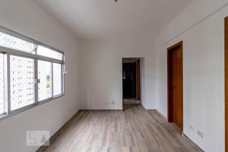 Sala de apartamento para alugar com 3 quartos, 70m² em Itaim Bibi, São Paulo