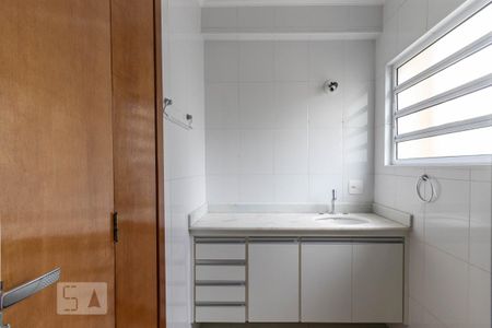 Apartamento para alugar com 70m², 3 quartos e 1 vaga Apartamento para alugar com 70m², 3 quartos e 1 vagaBanheiro