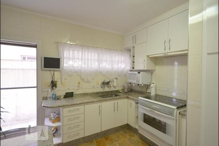 Casa à venda com 252m², 3 quartos e 3 vagasCozinha