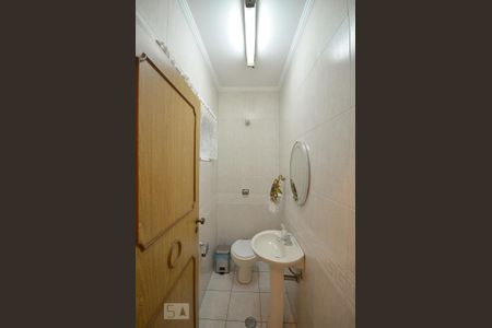 Casa à venda com 252m², 3 quartos e 3 vagasBanheiro