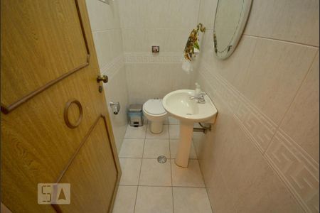 Casa à venda com 252m², 3 quartos e 3 vagasBanheiro