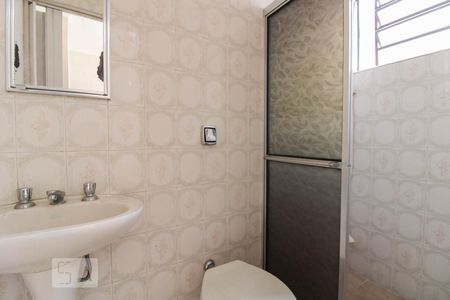 Casa à venda com 140m², 2 quartos e 1 vaga Casa à venda com 140m², 2 quartos e 1 vagaBanheiro de Serviço