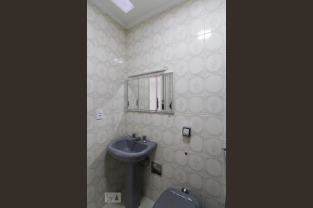 Casa à venda com 140m², 2 quartos e 1 vaga Casa à venda com 140m², 2 quartos e 1 vagaBanheiro