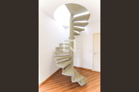 Apartamento à venda com 98m², 2 quartos e 1 vagaEscada