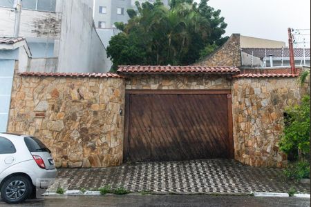Fachada de casa para alugar com 5 quartos, 315m² em Parque Boturussu, São Paulo