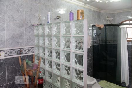 Casa para alugar com 315m², 5 quartos e 6 vagas Casa para alugar com 315m², 5 quartos e 6 vagasBanheiro da Suite 3