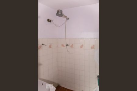 Casa para alugar com 315m², 5 quartos e 6 vagas Casa para alugar com 315m², 5 quartos e 6 vagasBanheiro da Suite 4 (externa)