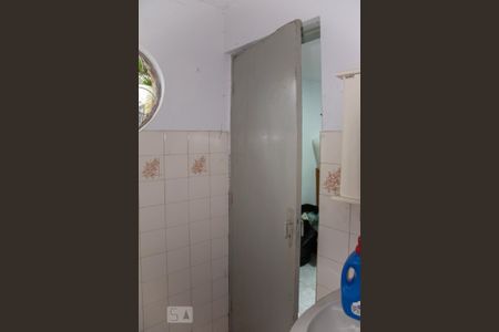 Casa para alugar com 315m², 5 quartos e 6 vagas Casa para alugar com 315m², 5 quartos e 6 vagasBanheiro da Suite 4 (externa)