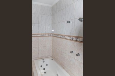 Banheiro da Suite 1 de casa para alugar com 5 quartos, 315m² em Parque Boturussu, São Paulo
