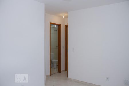 Suíte de apartamento para alugar com 2 quartos, 62m² em Vila Valqueire, Rio de Janeiro