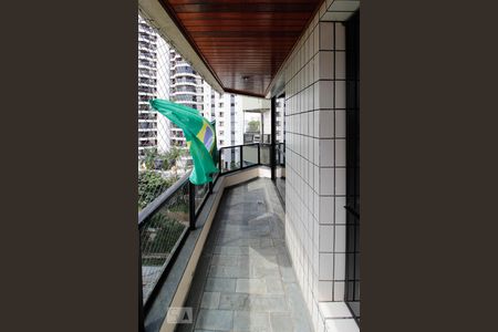 Varanda de apartamento à venda com 4 quartos, 176m² em Camargos, Guarulhos