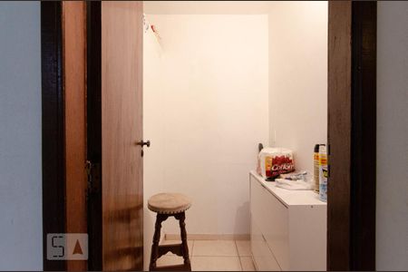 Casa à venda com 600m², 4 quartos e 3 vagas Casa à venda com 600m², 4 quartos e 3 vagasDespensa