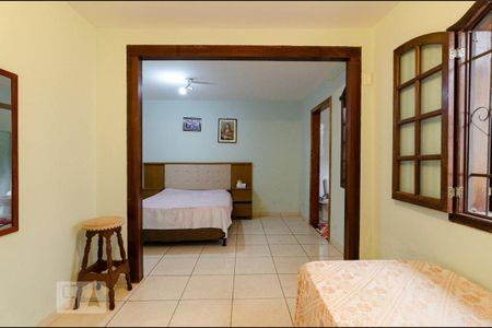 Casa à venda com 600m², 4 quartos e 3 vagas Casa à venda com 600m², 4 quartos e 3 vagasQuarto Suíte