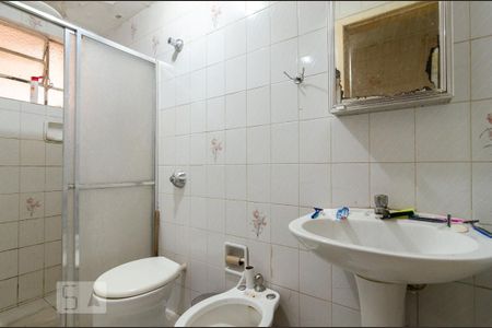 Casa à venda com 600m², 4 quartos e 3 vagas Casa à venda com 600m², 4 quartos e 3 vagasBanheiro barracão 2