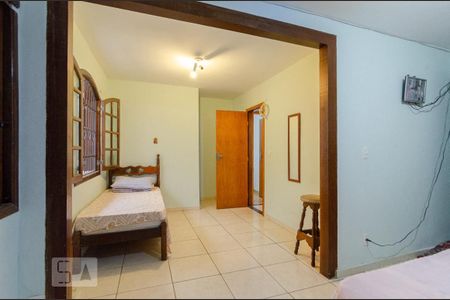 Casa à venda com 600m², 4 quartos e 3 vagas Casa à venda com 600m², 4 quartos e 3 vagasQuarto Suíte