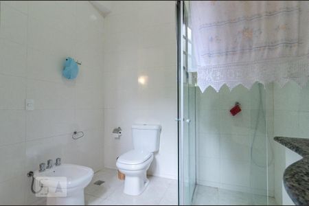 Casa à venda com 600m², 4 quartos e 3 vagas Casa à venda com 600m², 4 quartos e 3 vagasBanheiro da Suíte