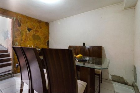 Casa à venda com 600m², 4 quartos e 3 vagas Casa à venda com 600m², 4 quartos e 3 vagasSala jantar barracão 2