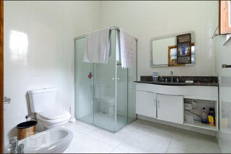 Casa à venda com 600m², 4 quartos e 3 vagas Casa à venda com 600m², 4 quartos e 3 vagasBanheiro da Suíte