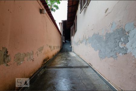 Casa à venda com 600m², 4 quartos e 3 vagas Casa à venda com 600m², 4 quartos e 3 vagasacesso barracão 2