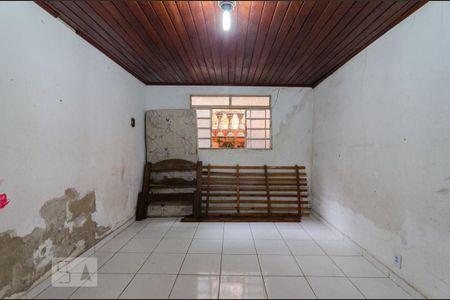 Casa à venda com 600m², 4 quartos e 3 vagas Casa à venda com 600m², 4 quartos e 3 vagasQuarto 1 barracão 2