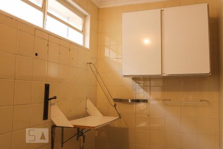 Casa para alugar com 3m², 4 quartos e sem vaga Casa para alugar com 3m², 4 quartos e sem vagaArmário