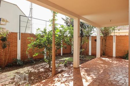 Casa para alugar com 3m², 4 quartos e sem vaga Casa para alugar com 3m², 4 quartos e sem vagaVaranda