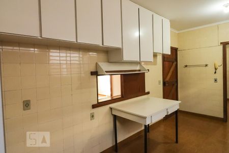 Casa para alugar com 3m², 4 quartos e sem vaga Casa para alugar com 3m², 4 quartos e sem vagaCozinha