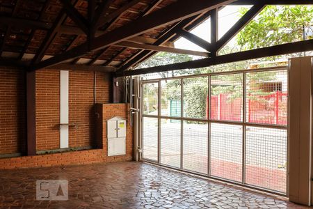 Casa para alugar com 3m², 4 quartos e sem vaga Casa para alugar com 3m², 4 quartos e sem vagaGaragem