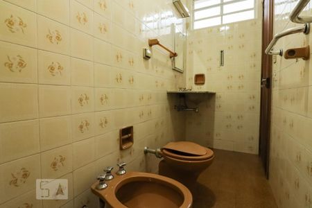 Casa para alugar com 3m², 4 quartos e sem vaga Casa para alugar com 3m², 4 quartos e sem vagaBanheiro de Serviço
