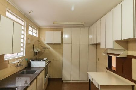 Casa para alugar com 3m², 4 quartos e sem vaga Casa para alugar com 3m², 4 quartos e sem vagaCozinha