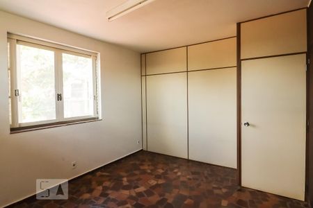 Casa para alugar com 3m², 4 quartos e sem vaga Casa para alugar com 3m², 4 quartos e sem vagaQuarto 1