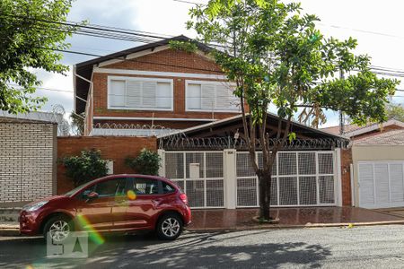 Casa para alugar com 3m², 4 quartos e sem vaga Casa para alugar com 3m², 4 quartos e sem vagaFachada