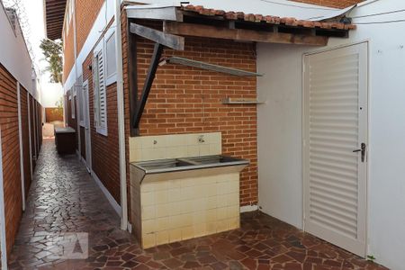 Casa para alugar com 3m², 4 quartos e sem vaga Casa para alugar com 3m², 4 quartos e sem vagaLavanderia