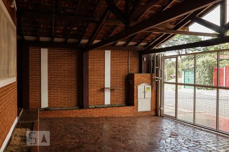 Casa para alugar com 3m², 4 quartos e sem vaga Casa para alugar com 3m², 4 quartos e sem vagaGaragem
