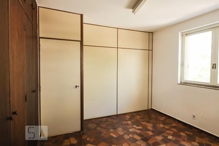 Casa para alugar com 3m², 4 quartos e sem vaga Casa para alugar com 3m², 4 quartos e sem vagaQuarto 1