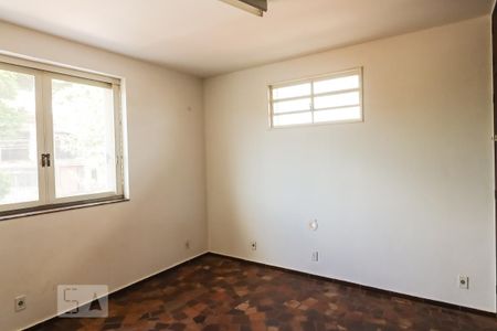 Casa para alugar com 3m², 4 quartos e sem vaga Casa para alugar com 3m², 4 quartos e sem vagaQuarto 1