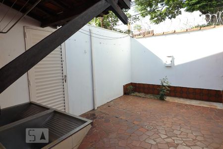 Casa para alugar com 3m², 4 quartos e sem vaga Casa para alugar com 3m², 4 quartos e sem vagaLavanderia