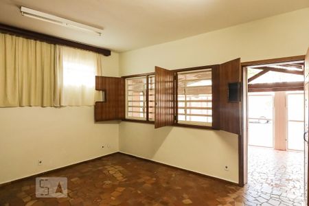Casa para alugar com 3m², 4 quartos e sem vaga Casa para alugar com 3m², 4 quartos e sem vagaSala 4