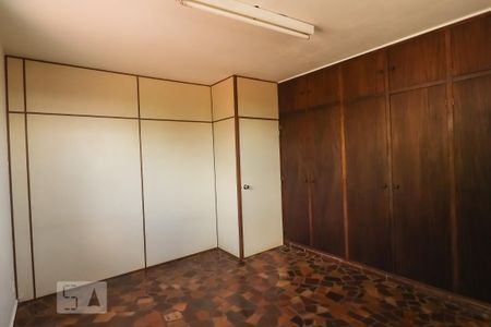 Casa para alugar com 3m², 4 quartos e sem vaga Casa para alugar com 3m², 4 quartos e sem vagaQuarto 1
