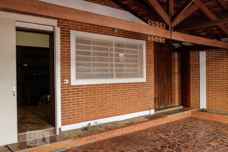 Casa para alugar com 3m², 4 quartos e sem vaga Casa para alugar com 3m², 4 quartos e sem vagaGaragem