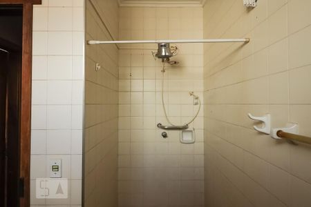 Casa para alugar com 3m², 4 quartos e sem vaga Casa para alugar com 3m², 4 quartos e sem vagaBanheiro Suíte