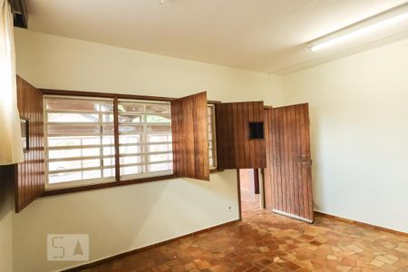 Casa para alugar com 3m², 4 quartos e sem vaga Casa para alugar com 3m², 4 quartos e sem vagaSala 4